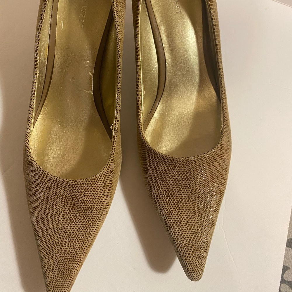 Brown slip on pointed toe pumps size 9 Nine West